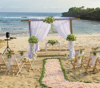 Lembongan Beach Club & Resort